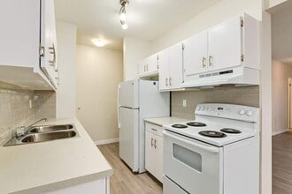 Hyland Manor in Bonnyville, AB - Building Photo - Building Photo