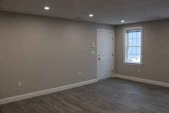 202 Central St in Avon, MA - Building Photo - Building Photo