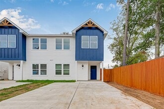 813 Avenue J in Conroe, TX - Building Photo - Building Photo