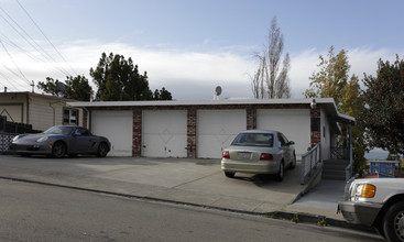 16029-16041 Carolyn St in San Leandro, CA - Building Photo - Building Photo