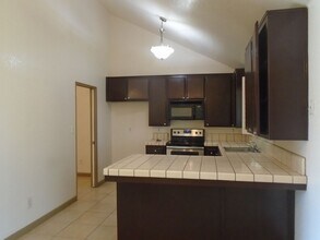 4608 Tilyard Ct in Bakersfield, CA - Building Photo - Building Photo