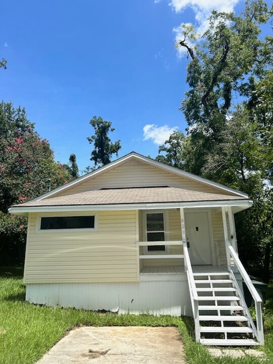 820 W Georgia St-Unit -820 W Georgia Street in Tallahassee, FL - Foto de edificio