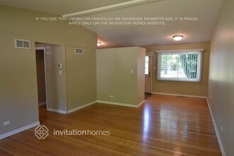 1902 E Evergreen St in Wheaton, IL - Building Photo - Building Photo