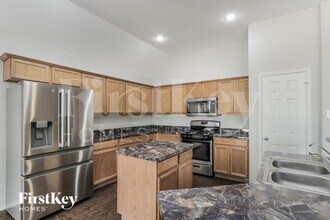 631 Magnolia Ln in Glenn Heights, TX - Foto de edificio - Building Photo