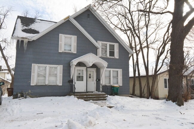 property at 231-233 S Pearl St