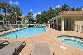 85 Silver Oaks Cir in Naples, FL - Building Photo - Building Photo