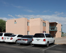 Greenview Apartments in Tucson, AZ - Foto de edificio - Building Photo