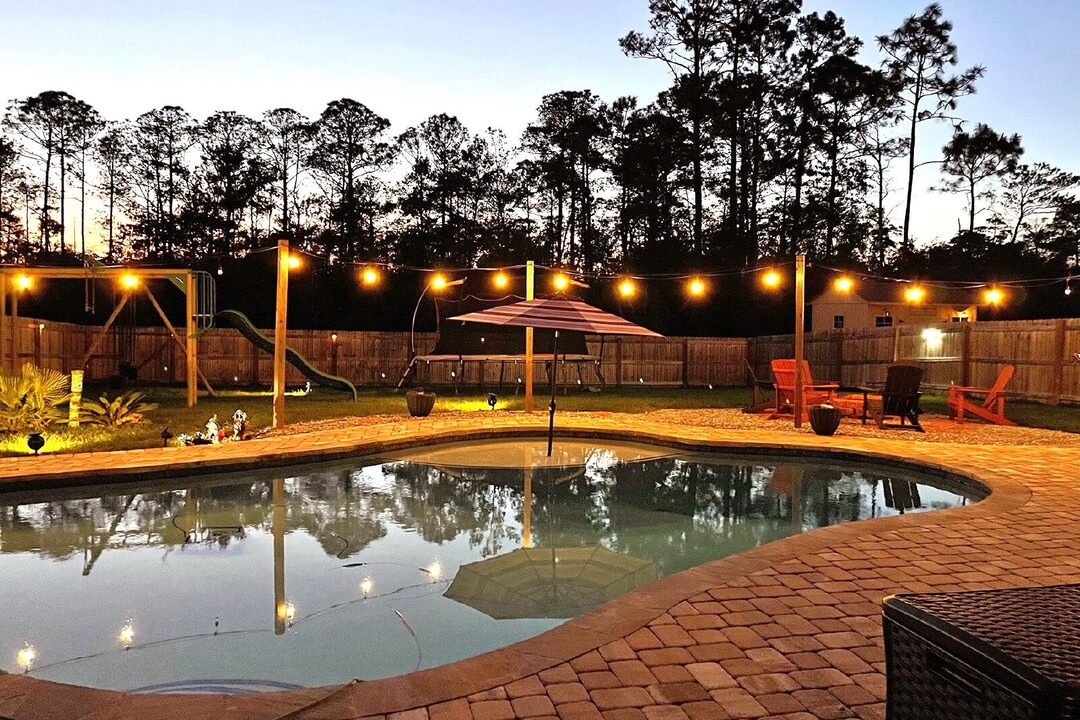 3489 Moonstone Dr in Navarre, FL - Foto de edificio