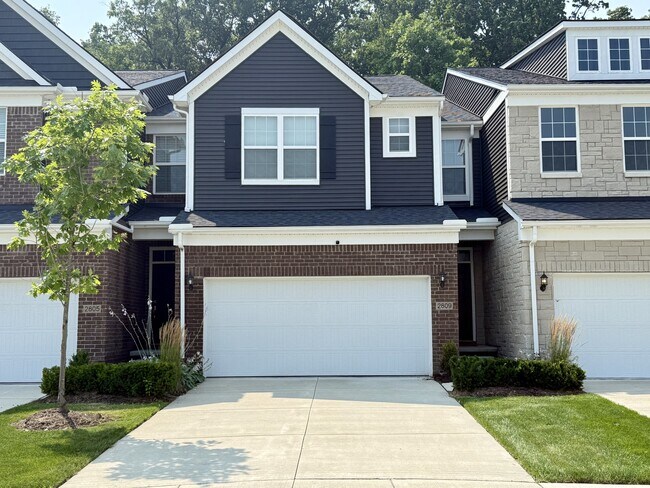 property at 2809 Willow Ct