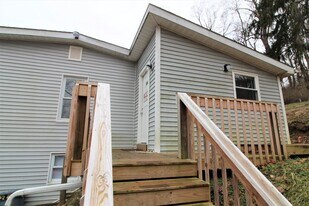 8 Braddock St in Morgantown, WV - Building Photo