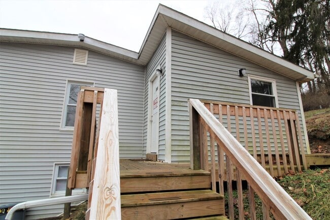 property at 8 Braddock St