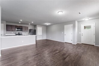 242 N Marietta Wy in Farmington, AR - Building Photo - Building Photo