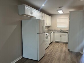 1572 E Pine Lake Cir in Montgomery, TX - Building Photo - Building Photo