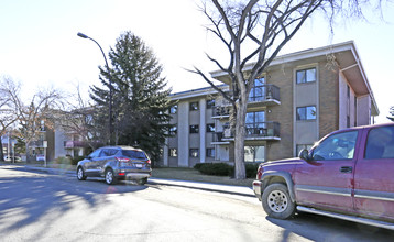 Riverview Estates in Calgary, AB - Building Photo - Building Photo