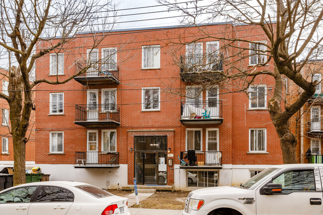 3920 Plamondon Av in Montréal, QC - Building Photo - Building Photo