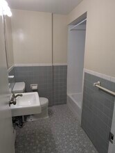 246 Salem St, Unit 4 in Wakefield, MA - Foto de edificio - Building Photo