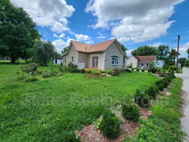 property at 4011 E Linn Ave