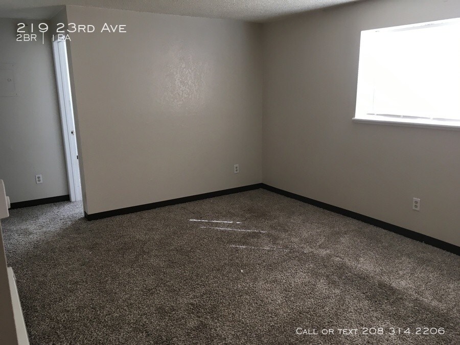 219 23rd Ave S in Nampa, ID - Building Photo