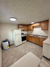 2641 Steese Hwy in Fairbanks, AK - Building Photo - Building Photo