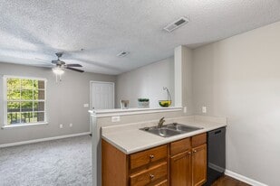 Autumn Park in Oxford, NC - Building Photo