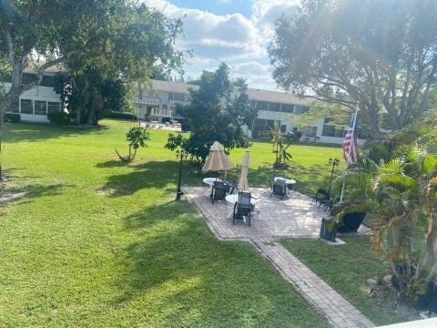 100 Andover D in West Palm Beach, FL - Foto de edificio - Building Photo