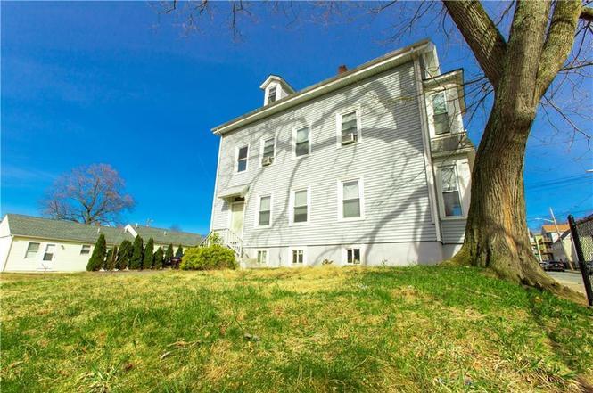 62 Pleasant Street in Providence, RI - Building Photo