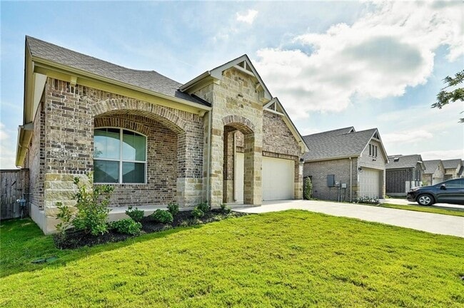 14213 Sage Blossom Dr in Manor, TX - Building Photo - Building Photo