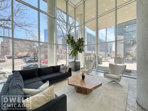 1520 N Dayton St, Unit 2 in Chicago, IL - Building Photo - Building Photo