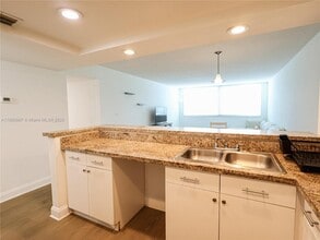 9125 SW 77th Ave in Miami, FL - Building Photo - Building Photo