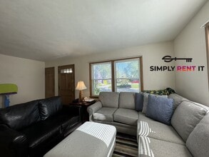 510 8th St in Ames, IA - Building Photo - Building Photo