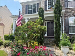 585 Marylebone Dr in Suwanee, GA - Building Photo - Building Photo