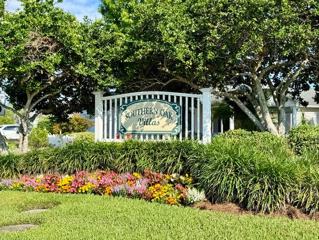 property at 2442 Southern Oak St