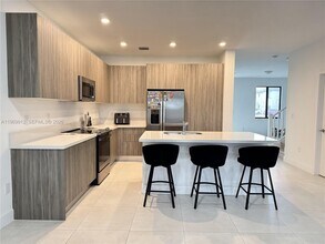 13627 SW 157th Ct in Miami, FL - Building Photo - Building Photo