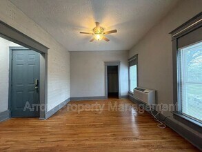 738 N 25th St in Lincoln, NE - Building Photo - Building Photo