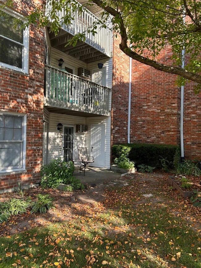 4304 W Shamrock Ln in McHenry, IL - Building Photo - Building Photo