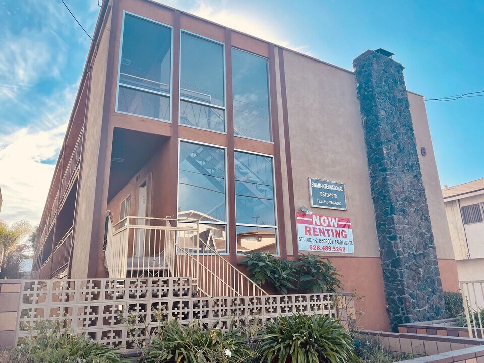 A10Z in Inglewood, CA - Foto de edificio