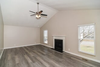 3264 Towne Village Rd in Nashville, TN - Foto de edificio - Building Photo