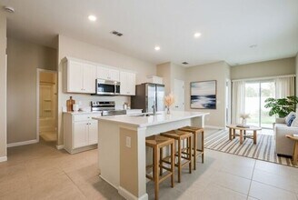 2651 Island Walk Dr in Deltona, FL - Foto de edificio - Building Photo