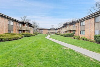 481 Duane Terrace in Glen Ellyn, IL - Building Photo - Building Photo