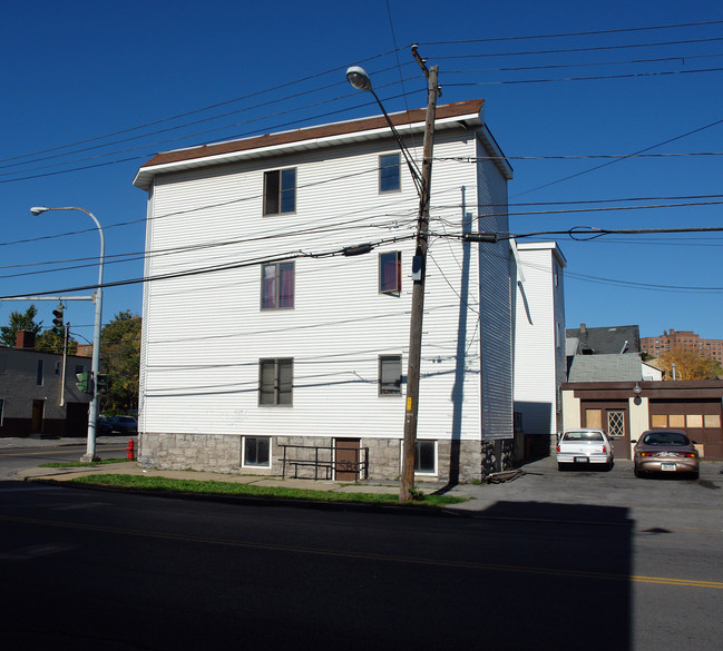 Catherine Street Apartments in Syracuse, NY - Building Photo - Building Photo