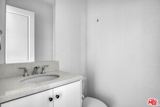 12509 Saddle Ct in Los Angeles, CA - Building Photo - Building Photo