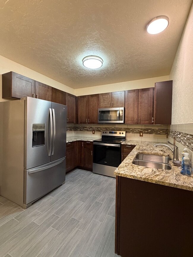 350 Greenway Dr in Glenwood Springs, CO - Building Photo - Building Photo