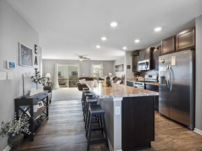 2391 Alison Ave in Pingree Grove, IL - Foto de edificio - Building Photo