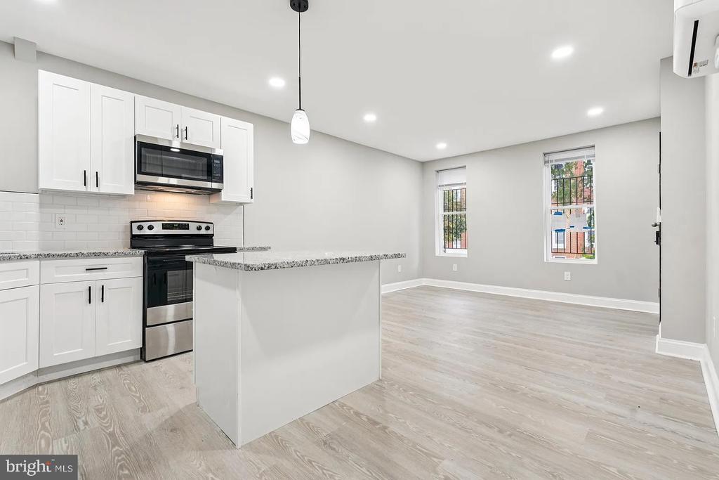 916 N Arlington Ave in Baltimore, MD - Building Photo