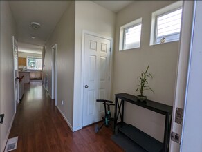 1239 SW 175th Ave in Beaverton, OR - Building Photo - Building Photo