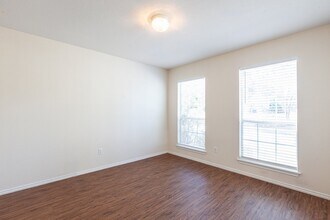 494 Sampson in Kyle, TX - Building Photo - Building Photo