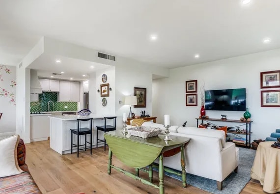 property at 4001 N New Braunfels Ave