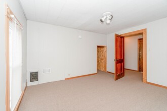 515 Franklin St in Cedar Falls, IA - Building Photo - Building Photo