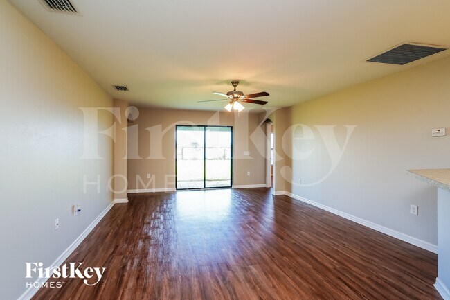 716 Evening Shade Ln in Lehigh Acres, FL - Building Photo - Building Photo