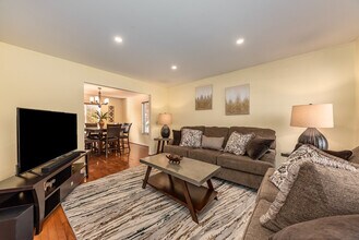 2483 Warm Springs Ln in Naperville, IL - Building Photo - Building Photo